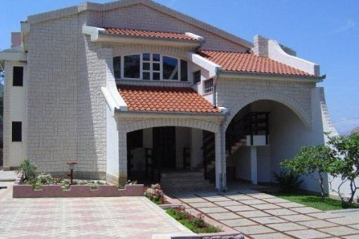 Villa surrounded by mountains and sea