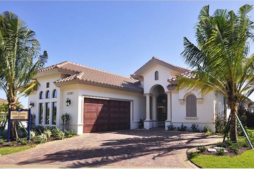 Haus mit Sommerküche, Deckenventilatoren und Pool in feinster Wohnlage in Fort Myers